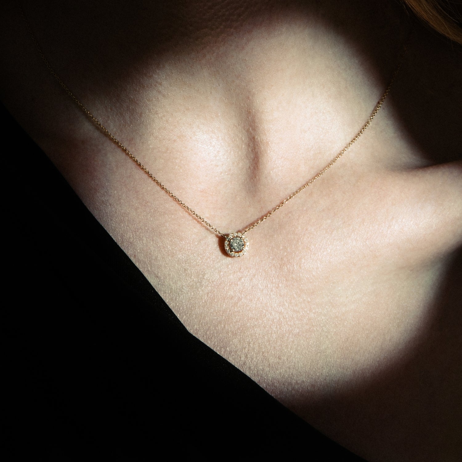 2DS3044G?Productshots Onlineshop\ds3044g_hs.jpg|Gelbgold